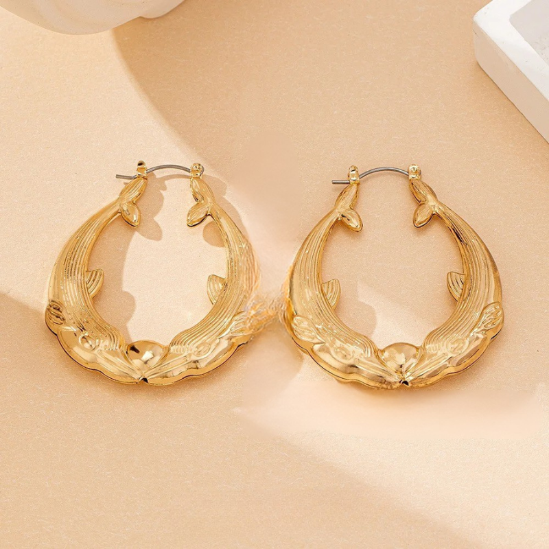 Geometrische Dolfijn Hoepeloorbellen – Alba