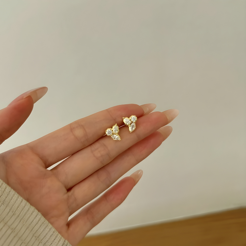 Gouden Onregelmatige Blad Zircon Oorbel - Alani