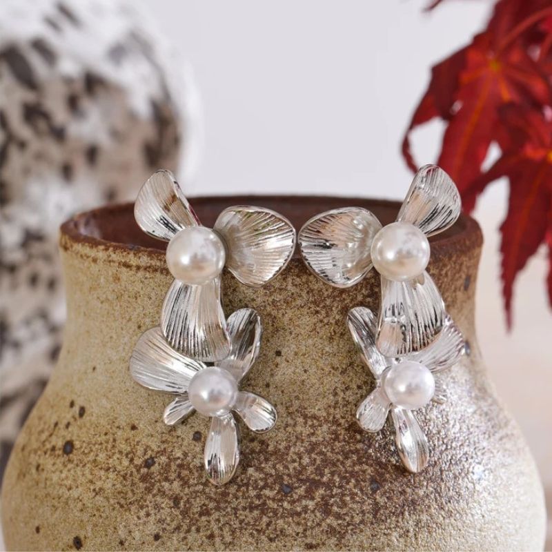 Gouden Bloem Oorknopjes met Parels - Jean