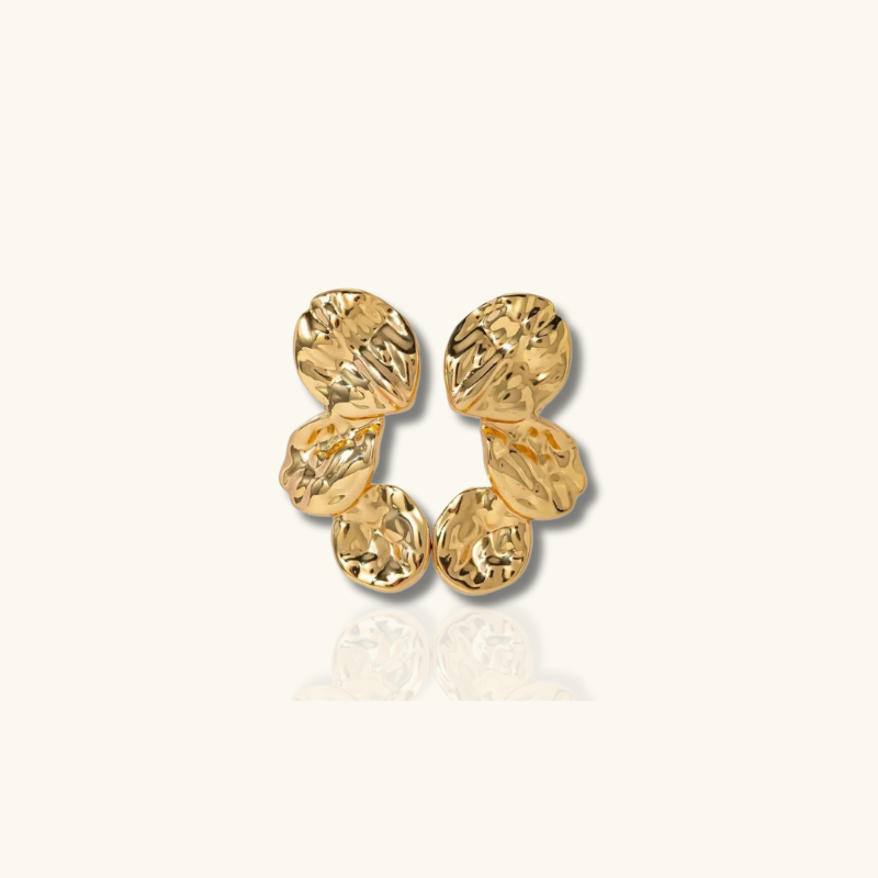 Gouden Geplateerde Drievoudige Bloemblaadje Oorbellen - Riley