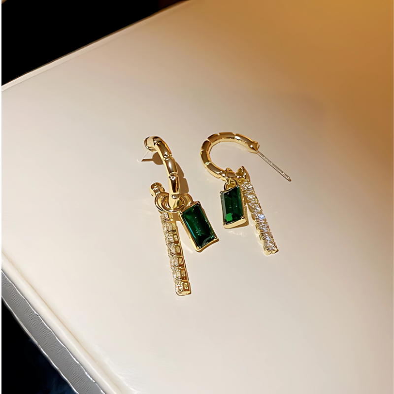 Gouden Geometrische Oorringen met Groene Kristal - Greta