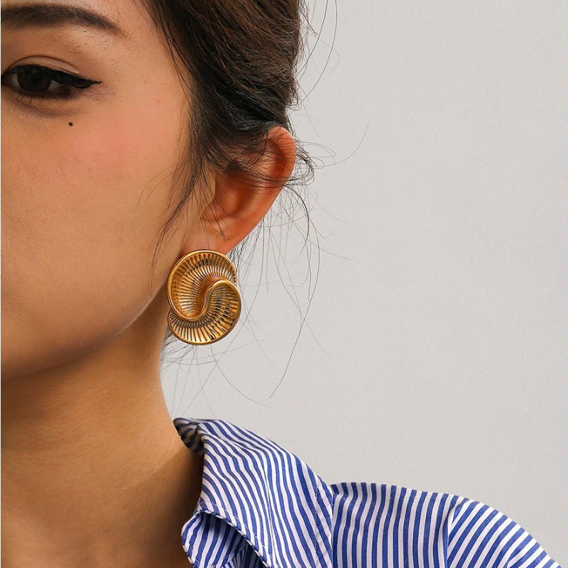 Gouden Geweven Spiraal Oorbellen - Clover