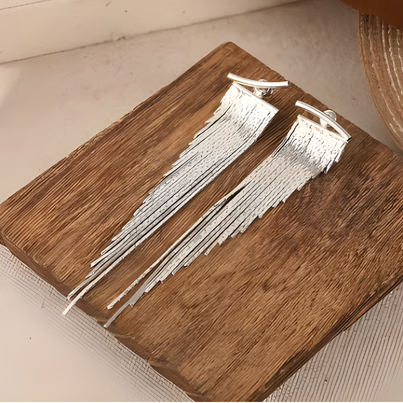 Stijlvolle Zilveren Tassel Oorbellen - Bernice voor een Elegante Look