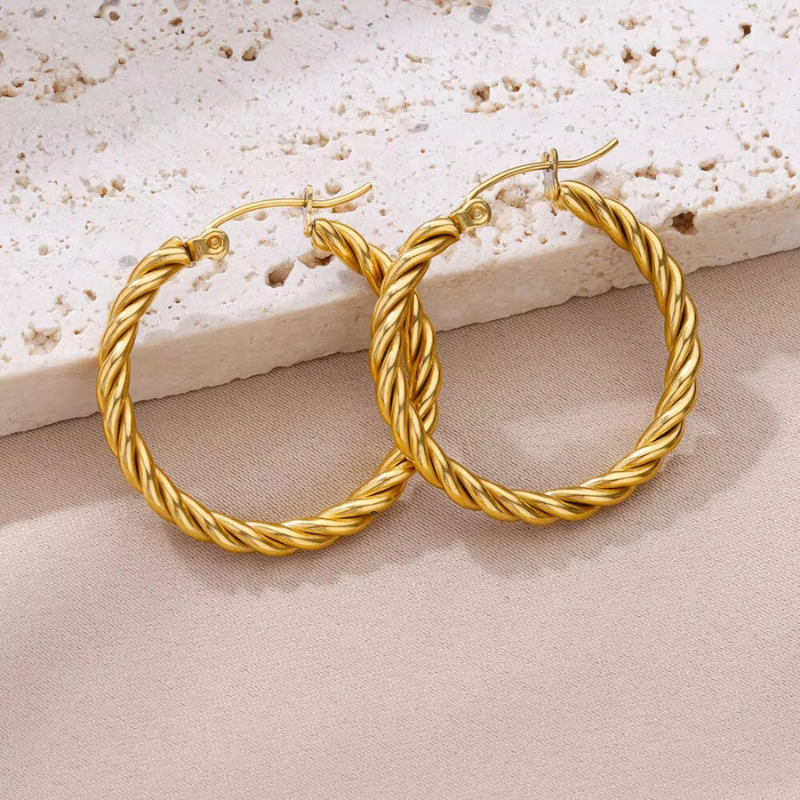 Elegante Donker Goud Hoepel Oorbellen - Celeste voor Tijdloze Stijl