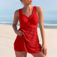 Vrouwelijk Tankini Ensemble met kanten overlay, gerimpelde buste, halterkraag en zwemshorts voor een elegante en comfortabele uitstraling