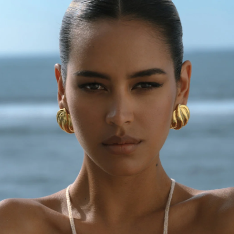 Goudkleurige Oorknopjes met Golvende Textuur - Ruth