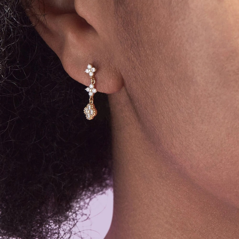 Gouden Bloem Charms Dangle Oorbellen - Jennifer