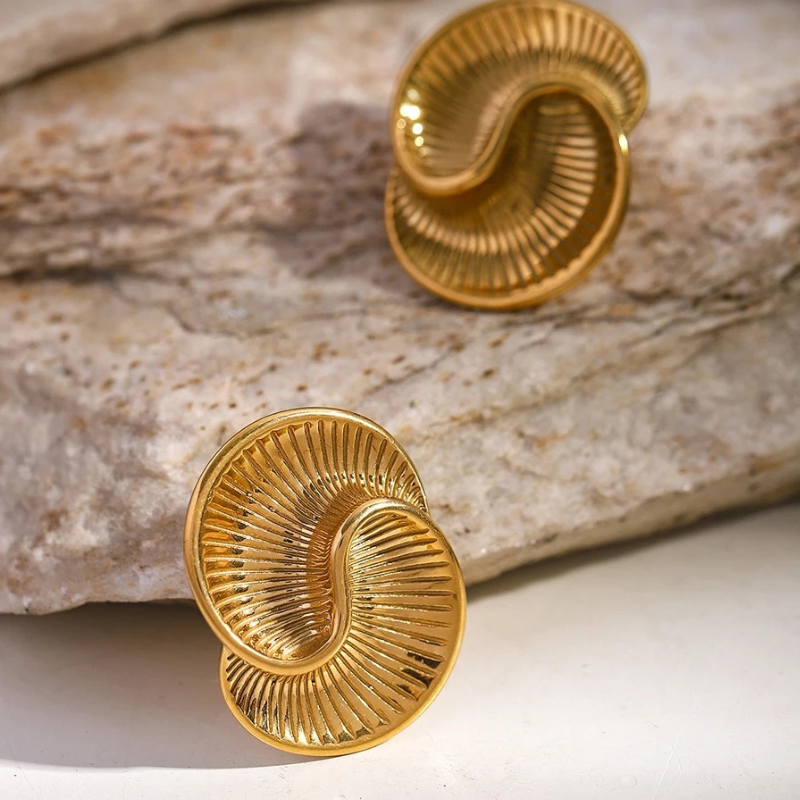 Gouden Geweven Spiraal Oorbellen - Clover