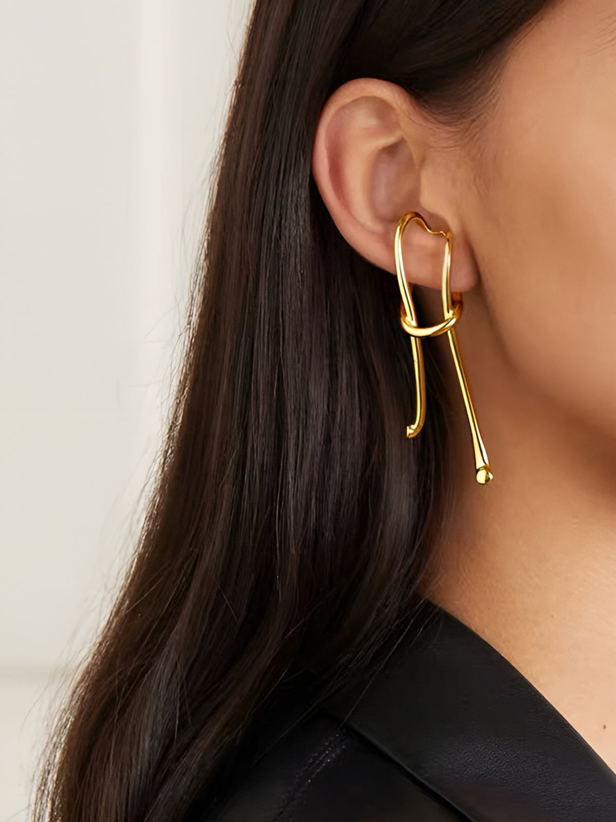 Trendy lange retro oorbellen met een over de top uitstraling